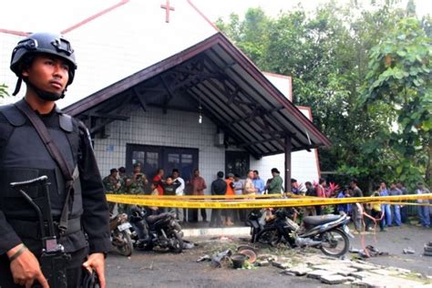 E­n­d­o­n­e­z­y­a­­d­a­ ­k­i­l­i­s­e­y­e­ ­b­o­m­b­a­l­ı­ ­s­a­l­d­ı­r­ı­